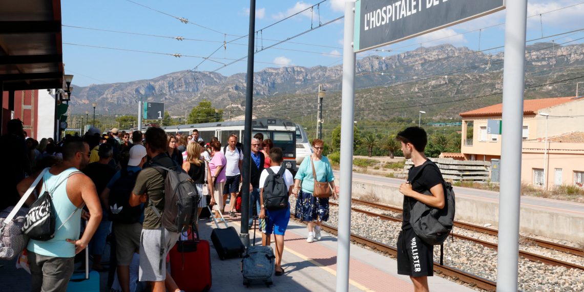 #Fotogaleria: matí caòtic als trens de les línies R15 i R16