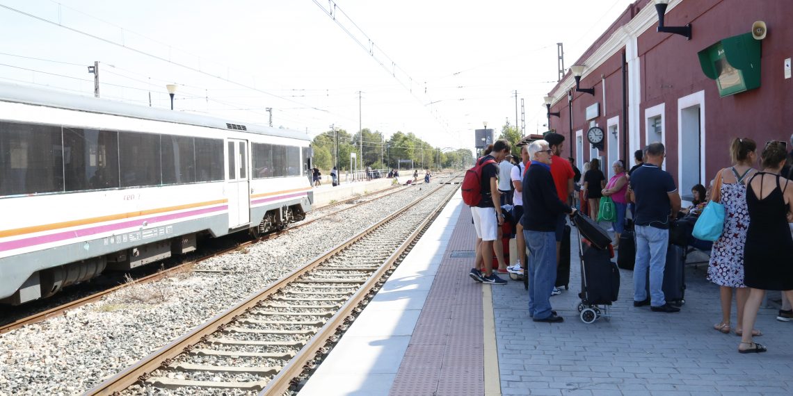 #Fotogaleria: matí caòtic als trens de les línies R15 i R16