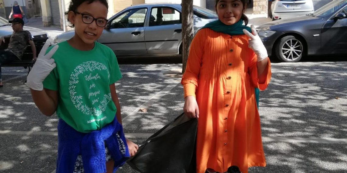 #Fotogaleria: Alumnes de Remolins netegen el barri pel #Friday4Future