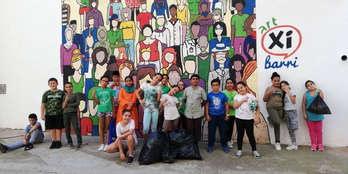 #Fotogaleria: Alumnes de Remolins netegen el barri pel #Friday4Future