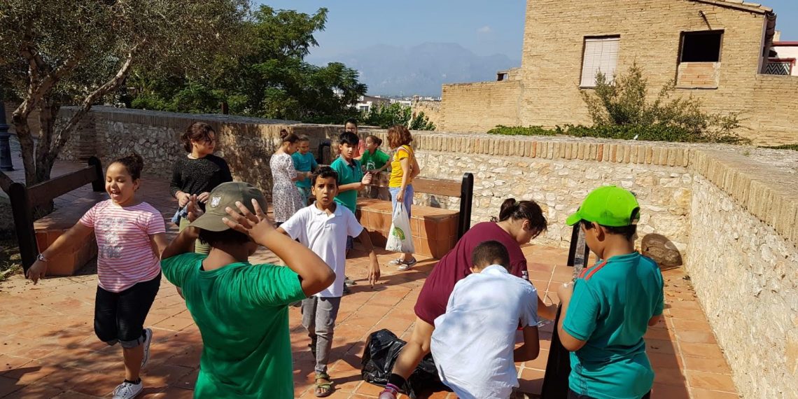 #Fotogaleria: Alumnes de Remolins netegen el barri pel #Friday4Future