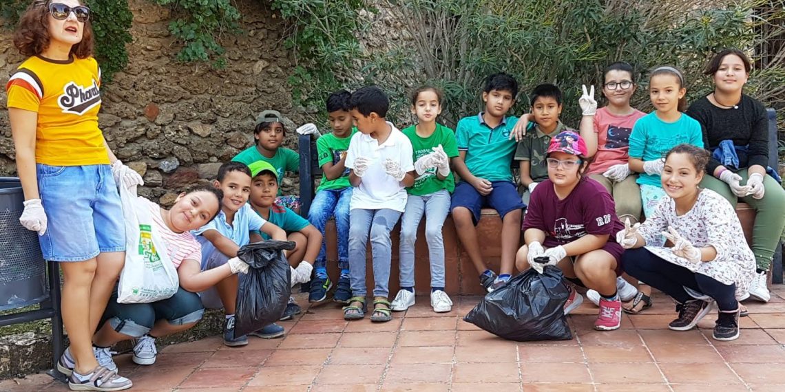 #Fotogaleria: Alumnes de Remolins netegen el barri pel #Friday4Future