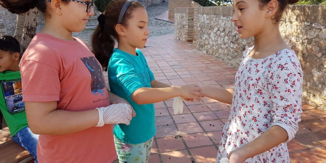 #Fotogaleria: Alumnes de Remolins netegen el barri pel #Friday4Future