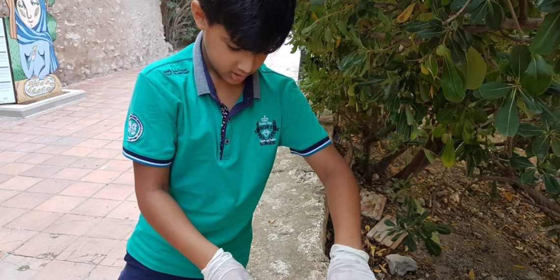 #Fotogaleria: Alumnes de Remolins netegen el barri pel #Friday4Future