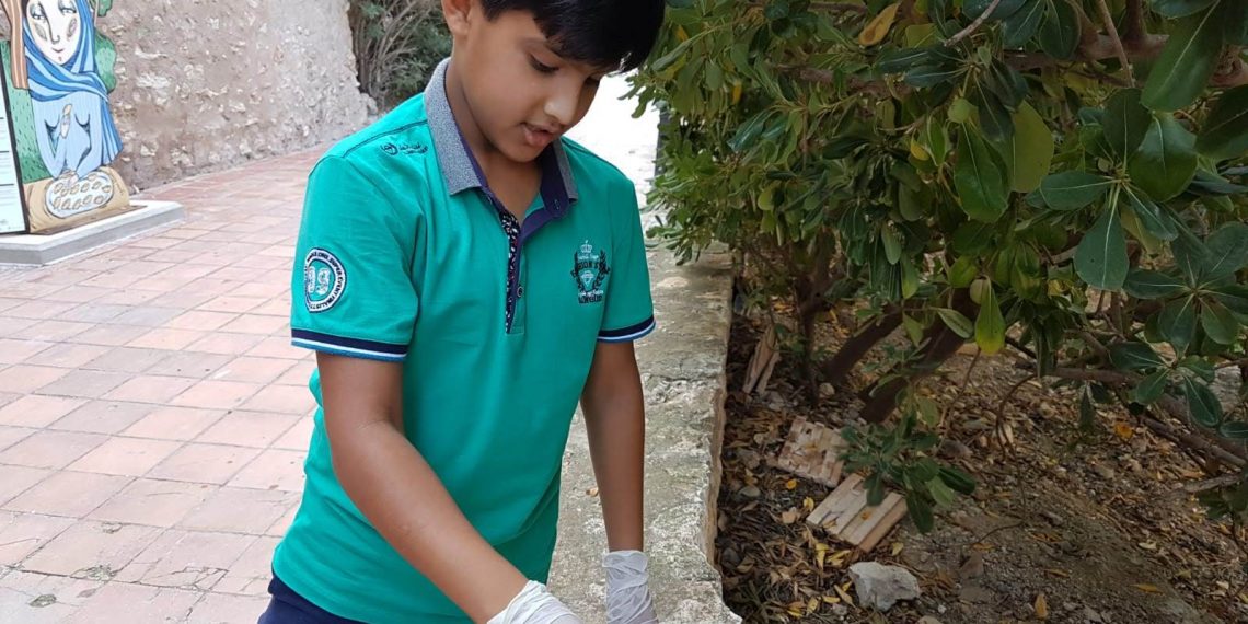 #Fotogaleria: Alumnes de Remolins netegen el barri pel #Friday4Future