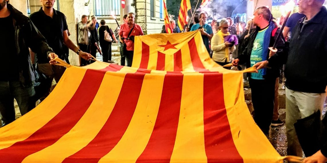 #Fotogaleria: Marxa de Torxes per la Independència a Tortosa