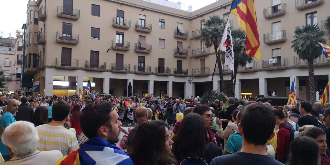 #Fotogaleria: la manifestació de Tortosa contra la sentència aplega milers de persones