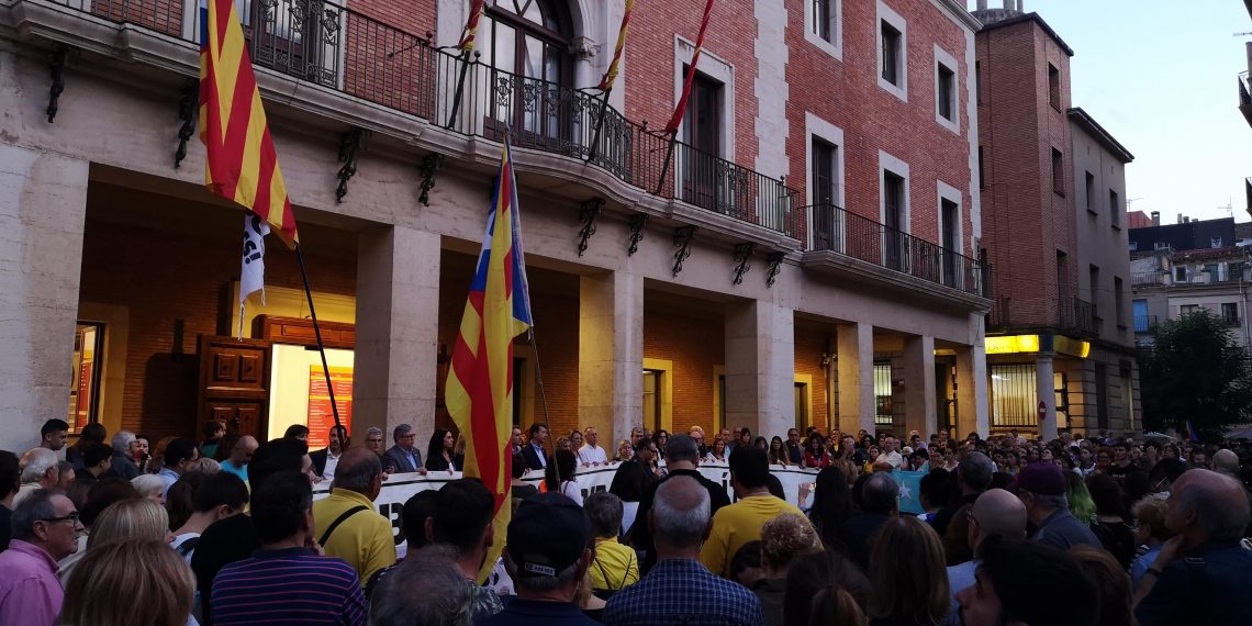 #Fotogaleria: la manifestació de Tortosa contra la sentència aplega milers de persones