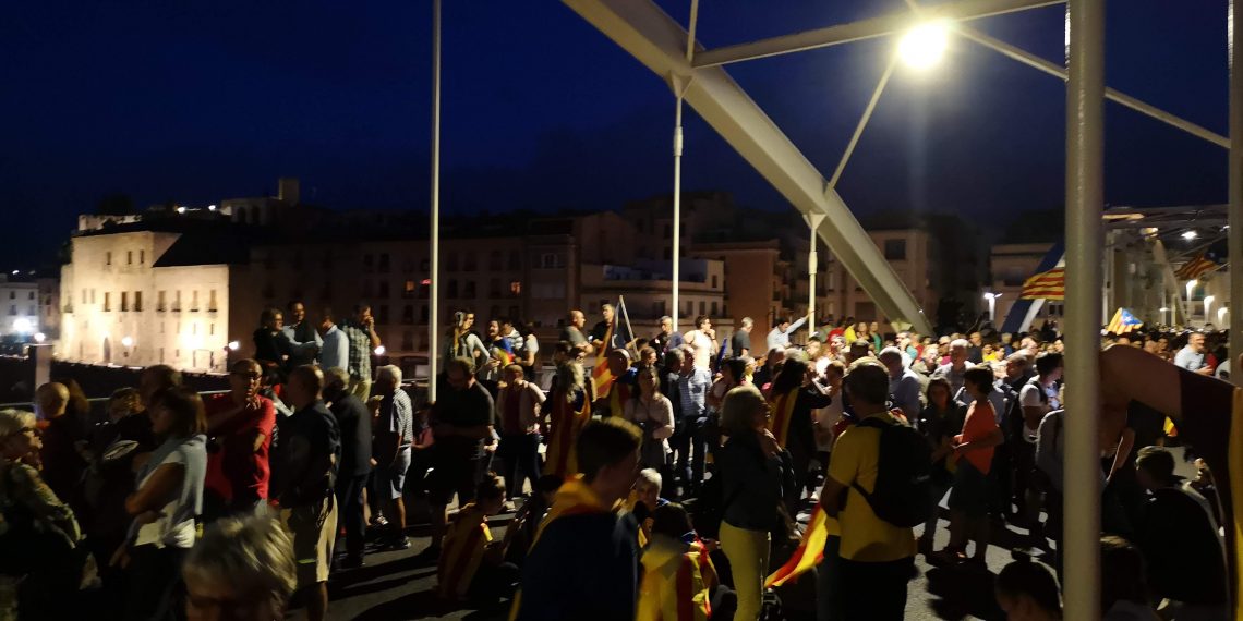 #Fotogaleria: la manifestació de Tortosa contra la sentència aplega milers de persones