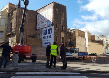 La Ràpita inicia l’enderroc de les cases del carrer Constància