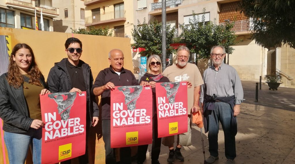 #Fotogaleria: La penjada de cartells de la campanya del 10-N a l’Ebre