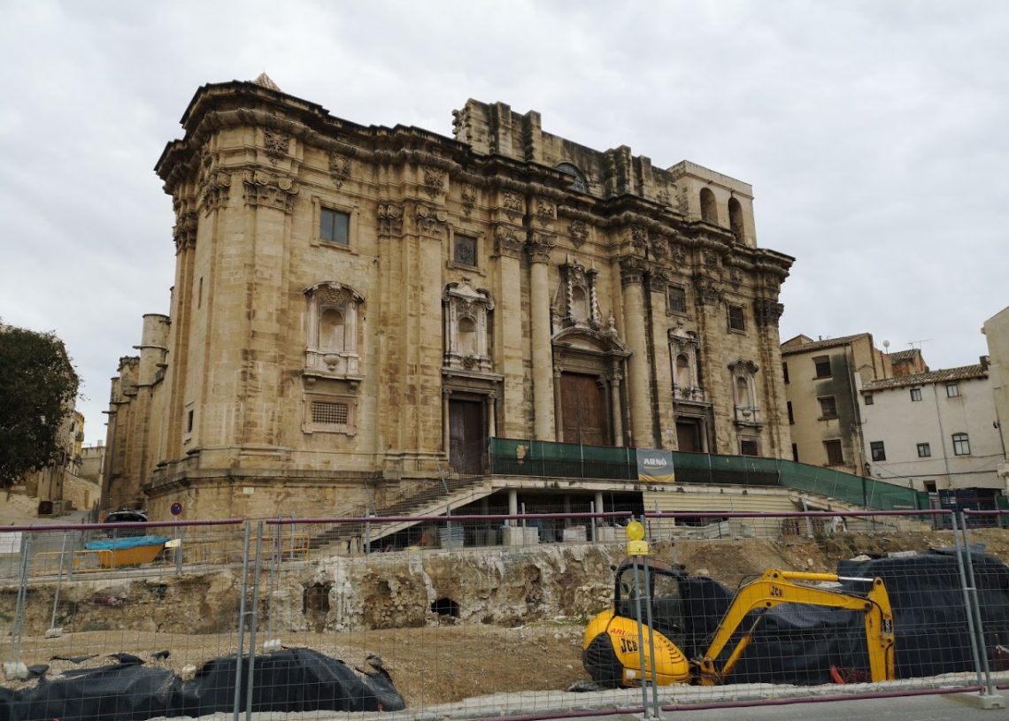 Què passa amb les obres de la plaça de la catedral de Tortosa?