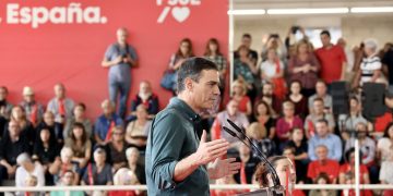 ‘Pedro Sánchez atrapat entre dos focs’, per Anton Monner