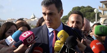 ‘Commoció’ de Pedro Sánchez després de sobrevolar el Delta