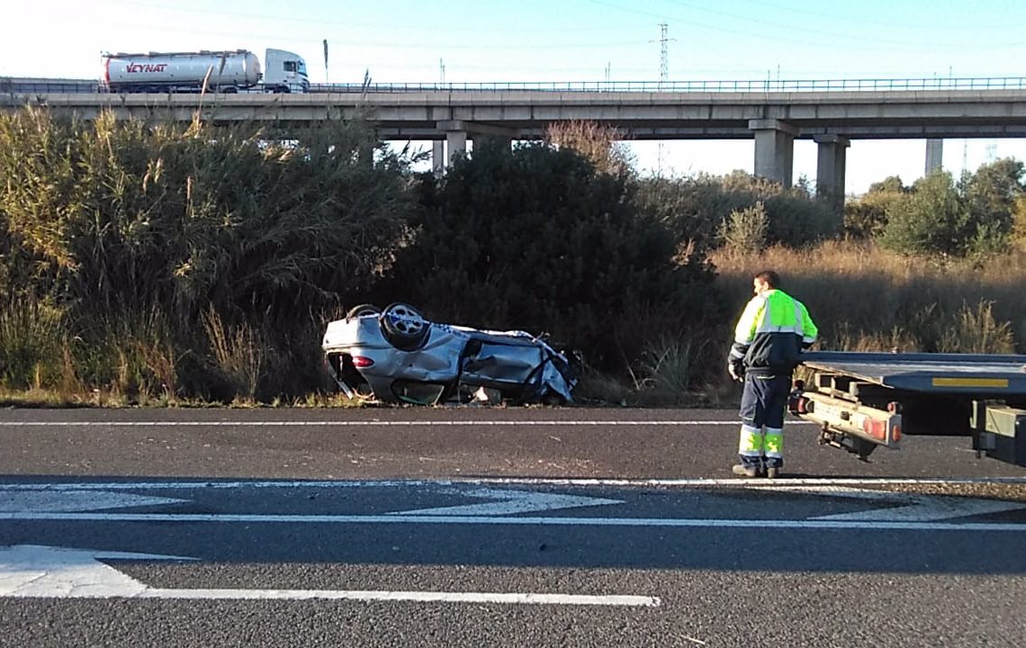 Un ferit greu en un accident de trànsit a l’eix de l’Ebre a Amposta