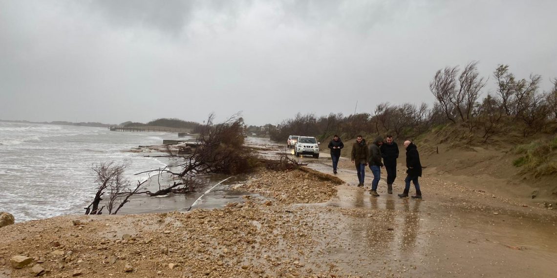 #Fotogaleria: el temporal Glòria agreuja la regressió a la costa de Deltebre