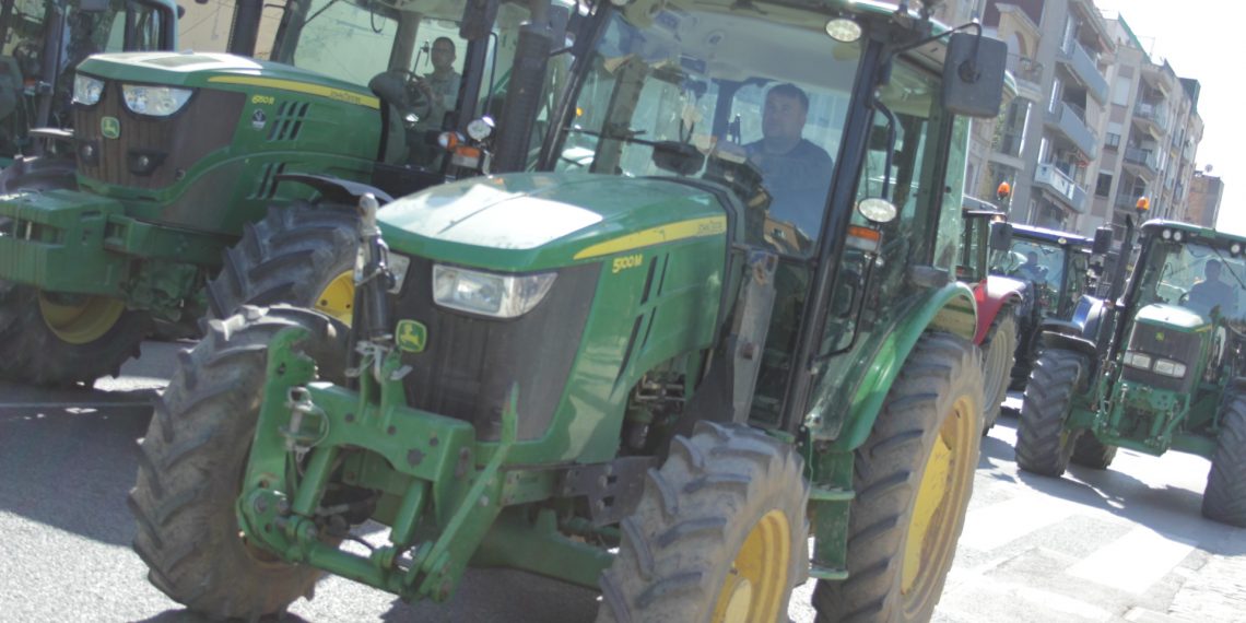 [#Fotogaleria] Així ha sigut la tractorada dels pagesos a Tortosa per uns preus justos