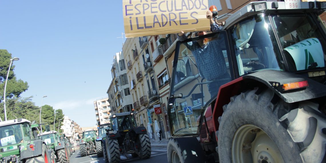 [#Fotogaleria] Així ha sigut la tractorada dels pagesos a Tortosa per uns preus justos