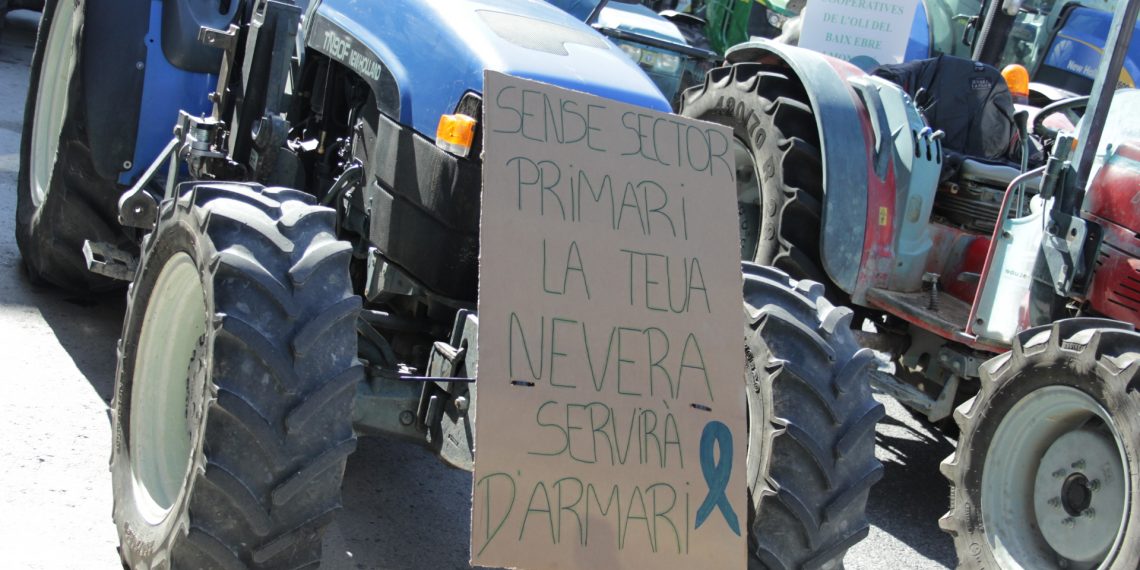 [#Fotogaleria] Així ha sigut la tractorada dels pagesos a Tortosa per uns preus justos