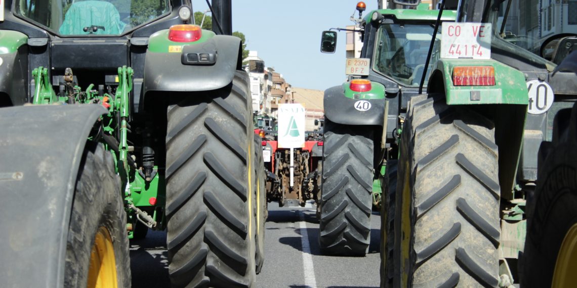 [#Fotogaleria] Així ha sigut la tractorada dels pagesos a Tortosa per uns preus justos