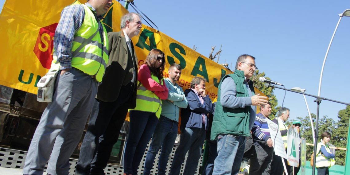 [#Fotogaleria] Així ha sigut la tractorada dels pagesos a Tortosa per uns preus justos