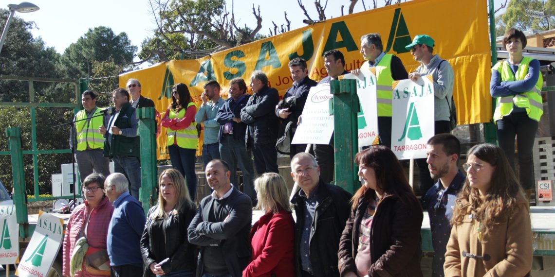 [#Fotogaleria] Així ha sigut la tractorada dels pagesos a Tortosa per uns preus justos