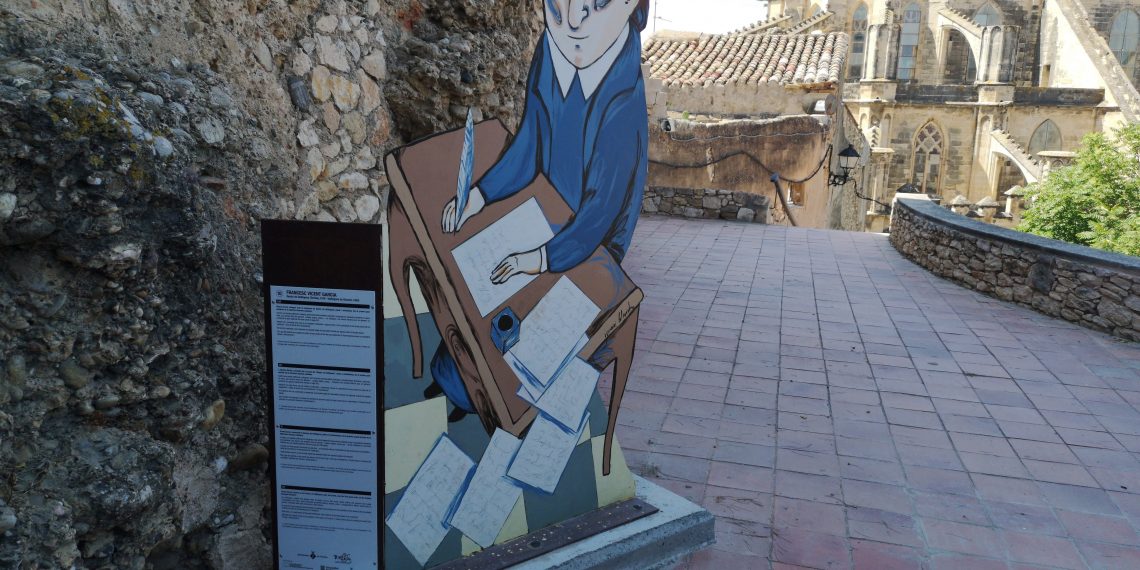 Les imatges del passeig de les Cultures han patit actes vandàlics des del minut zero