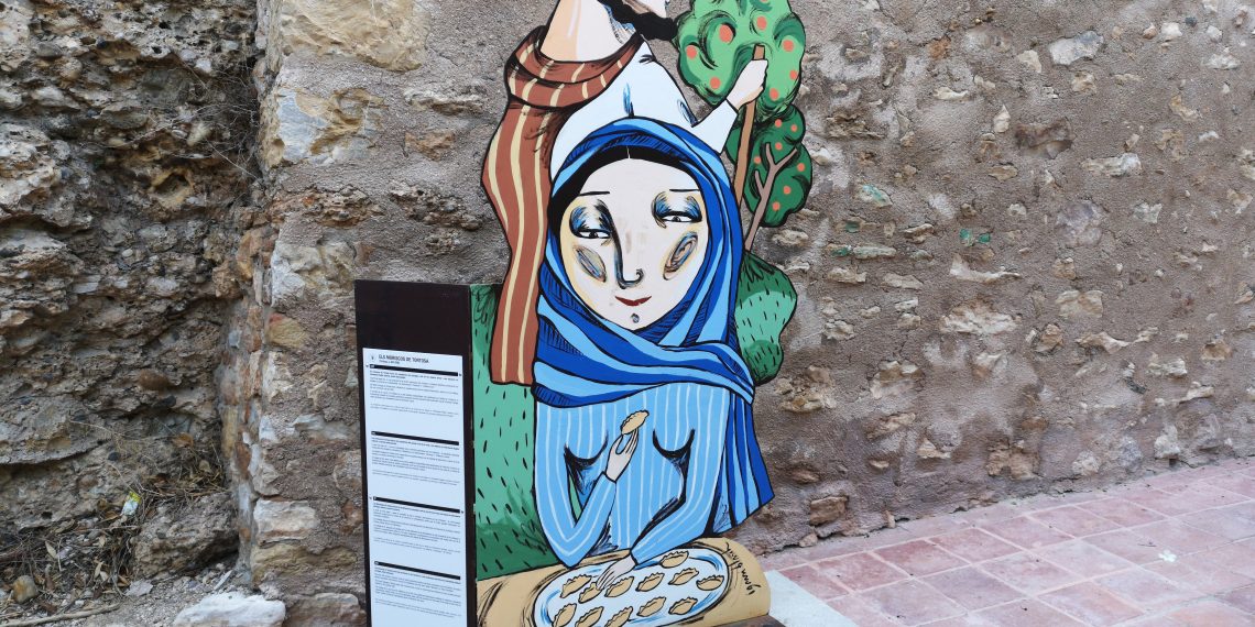 Les imatges del passeig de les Cultures han patit actes vandàlics des del minut zero