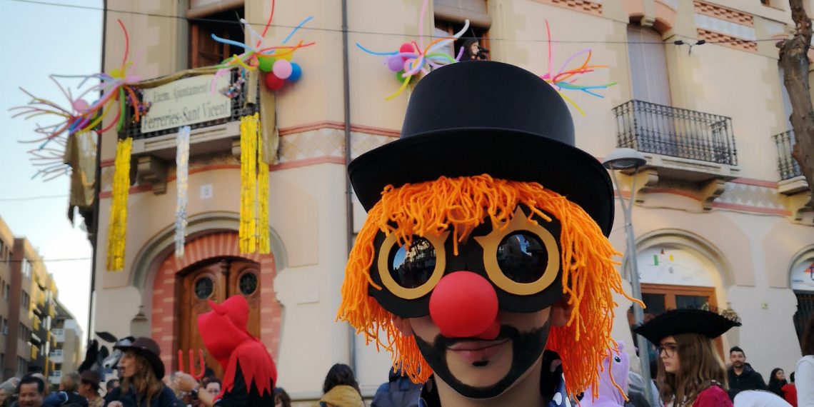[#Fotogaleria] La disbauxa del Carnaval recorre els carrers de Ferreries