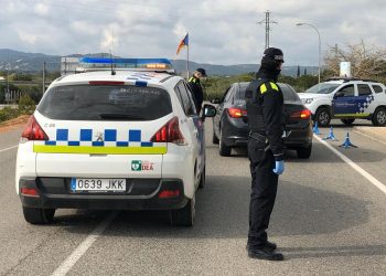 Més de 50 vehicles detectats a l’Ampolla que circulaven sense causa justificada