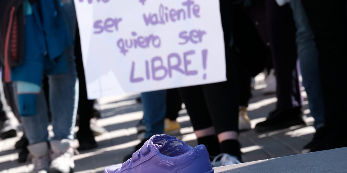 [#Fotogaleria] ‘Dones amunt’: les millors imatges de la manifestació del 8-M a Tortosa