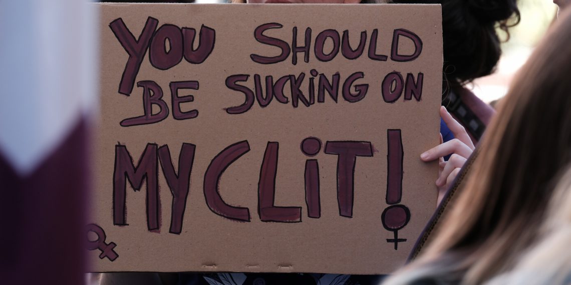 [#Fotogaleria] ‘Dones amunt’: les millors imatges de la manifestació del 8-M a Tortosa