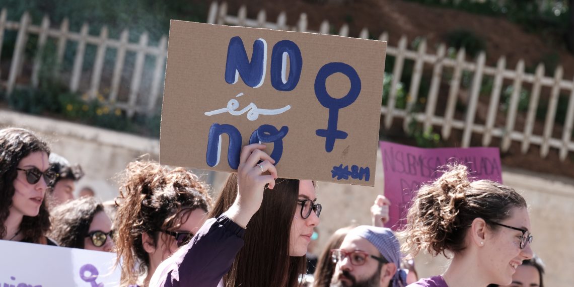 [#Fotogaleria] ‘Dones amunt’: les millors imatges de la manifestació del 8-M a Tortosa