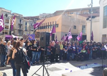 Els col·lectius feministes de l’Ebre lideren una manifestació històrica del 8-M a Tortosa