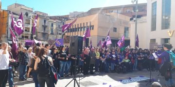 Els col·lectius feministes de l’Ebre lideren una manifestació històrica del 8-M a Tortosa