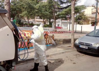 Alcanar inicia els tractaments contra el Covid-19 a la via pública