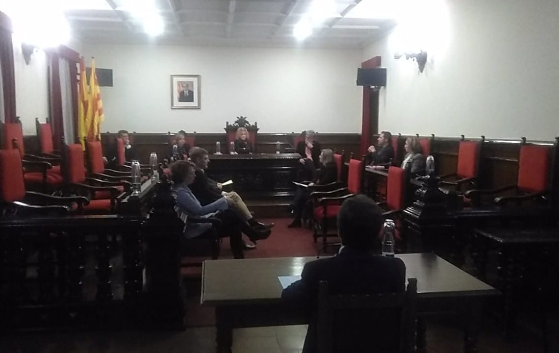 L’oposició planta l’alcaldessa de Tortosa al ple extraordinari en què volia reprovar-la