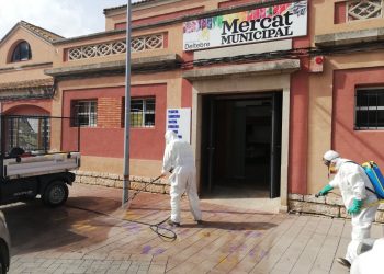 Deltebre activa una xarxa de comerços per repartir aliments i medicaments a domicili