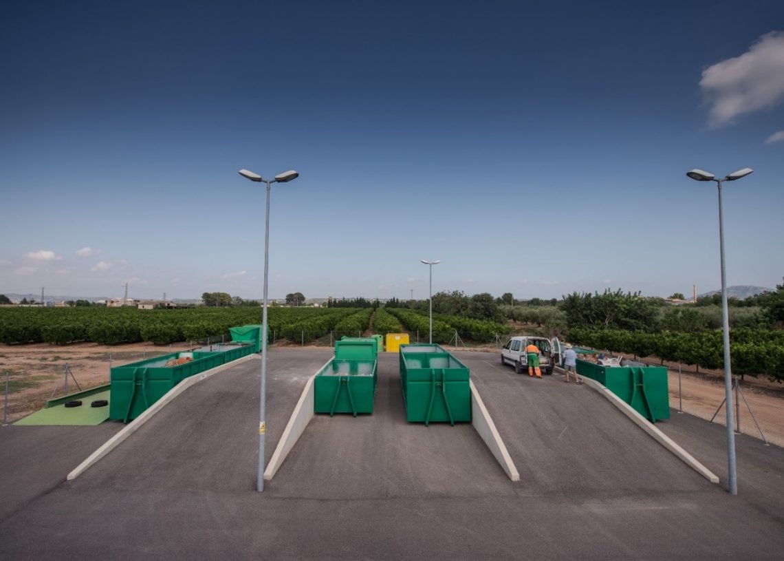 Tortosa reobre la deixalleria però manté aturats la mòbil i recollida de voluminosos