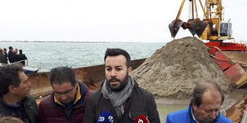 L’alcalde de Deltebre demana el dragatge de la bocana i les badies per salvar el Delta