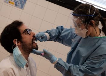 [#Fotogaleria] Així es fan les proves PCR als CAP de les Terres de l’Ebre