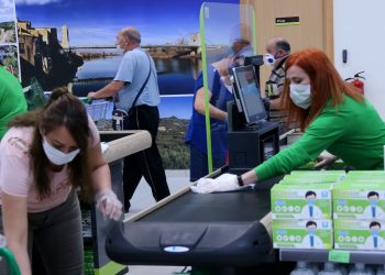 [#Fotogaleria] Family Cash obre a Amposta el seu primer hipermercat a Catalunya, tot i el coronavirus