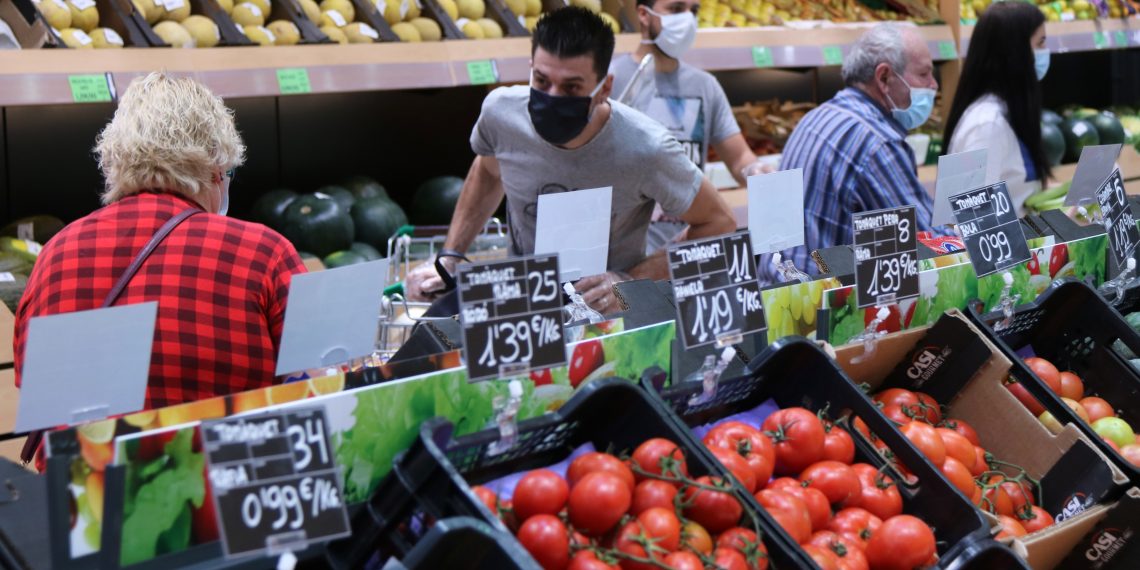 [#Fotogaleria] Family Cash obre a Amposta el seu primer hipermercat a Catalunya, tot i el coronavirus
