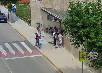 Soler demana solucions a Salut per evitar cues al carrer davant del CAP Deltebre