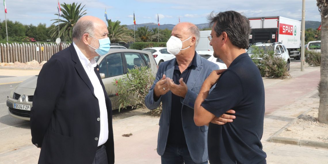 El passeig de l’Arenal de l’Ampolla retrocedeix un parell de metres per evitar danys quan hi hagi un temporal