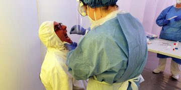 Salut realitza un cribratge preventiu amb PCR als treballadors de Padesa i Paumar