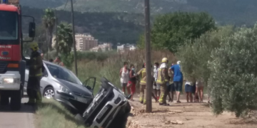 Dos vehicles cauen a una sèquia en un altre accident a la ‘carretera de la Vergonya’