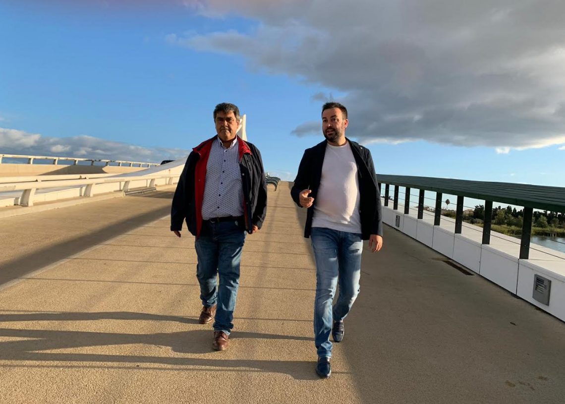 Deltebre i Sant Jaume d’Enveja il·luminaran el pont Lo  Passador per celebrar els 10 anys