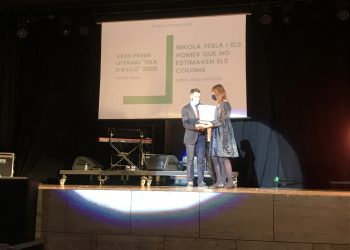 Núria Abad Gascón guanya el premi Vila d’Ascó amb ‘Nikola Tesla i els homes que no estimaven els coloms’