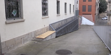 Confinen un segon grup a Tortosa pel positiu del germà de l’alumna de Remolins